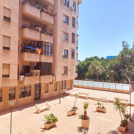 Piso Museo Del Realismo-catedral-alcazaba-free Parking-wifi-aire Acondicionado Apartment