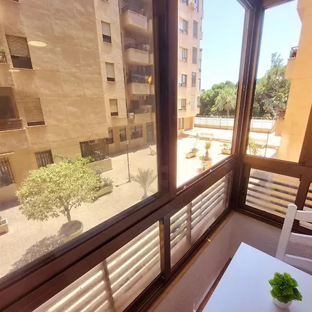 Apartment Piso Museo Del Realismo-catedral-alcazaba-free Parking-wifi-aire Acondicionado *