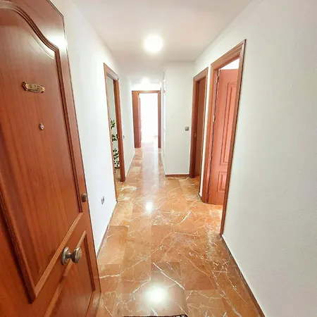 Piso Museo Del Realismo-catedral-alcazaba-free Parking-wifi-aire Acondicionado