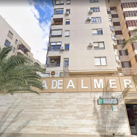 Piso Museo Del Realismo-catedral-alcazaba-free Parking-wifi-aire Acondicionado