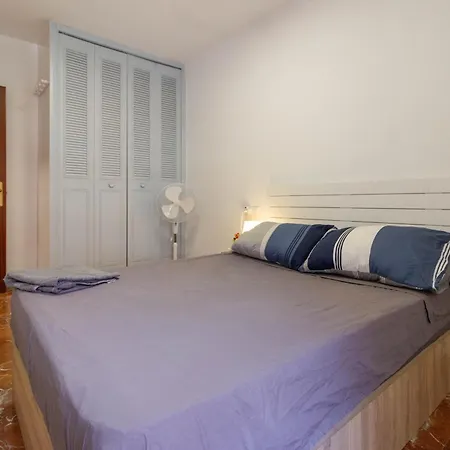 Daire Piso Museo Del Realismo-catedral-alcazaba-free Parking-wifi-aire Acondicionado *