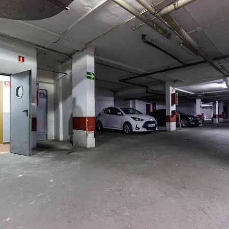 Piso Museo Del Realismo-catedral-alcazaba-free Parking-wifi-aire Acondicionado